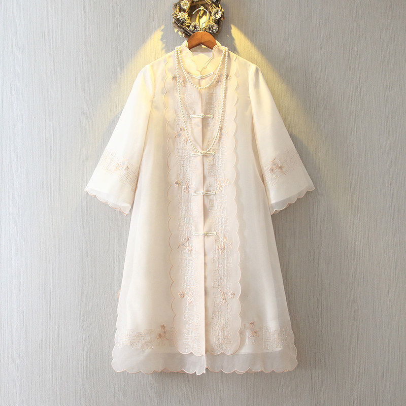 Xiaoshan home-style retro women's 2021 Spring improved horn sleeve Lace embroidery loose trench coat jacket cardigan