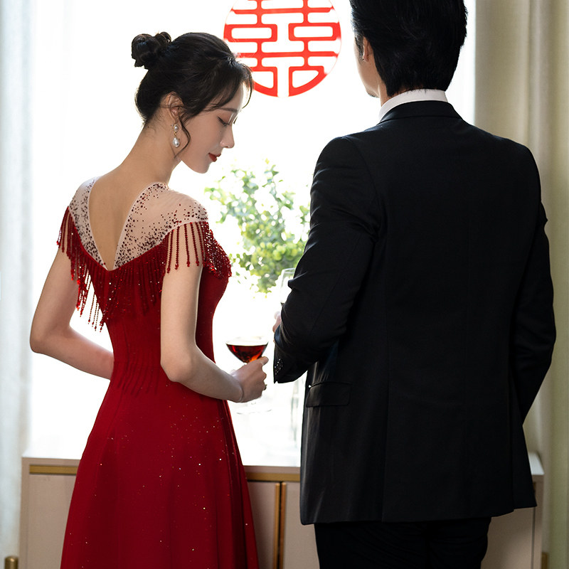 2025新娘都抢着穿的酒红敬酒服长啥样? - 种草笔记 - 淘江湖
