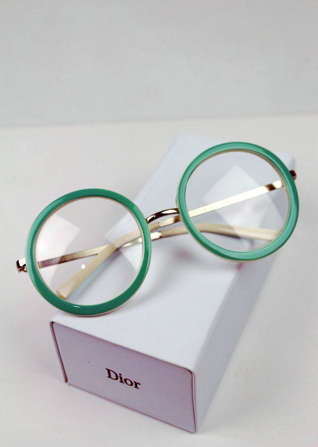 green circle glasses