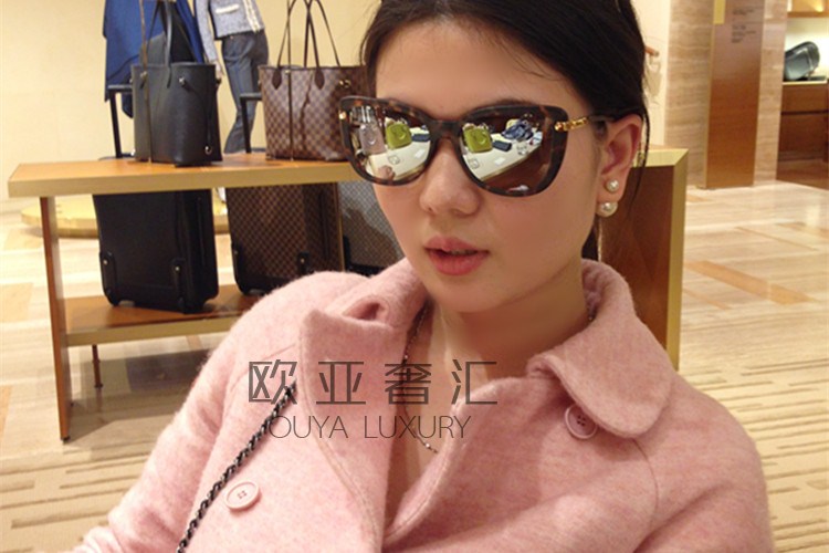 Louis Vuitton Magenta Z0744W Monogram Charlotte Sunglasses Louis