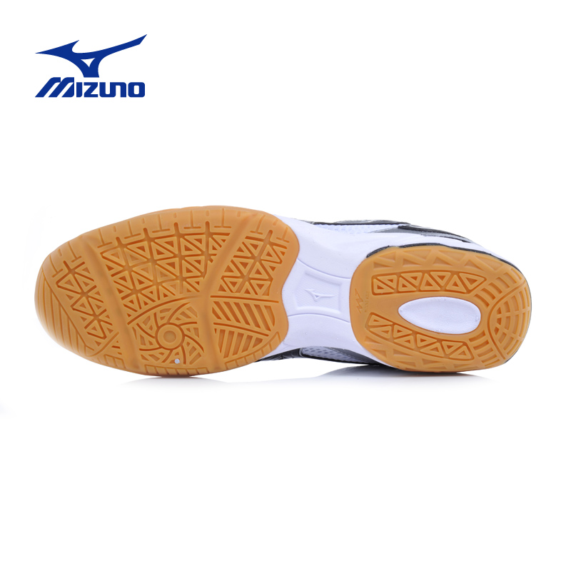mizuno wave kaiserburg 3