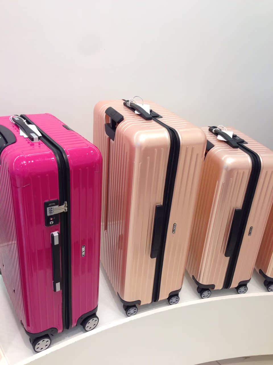 rimowa salsa air pink