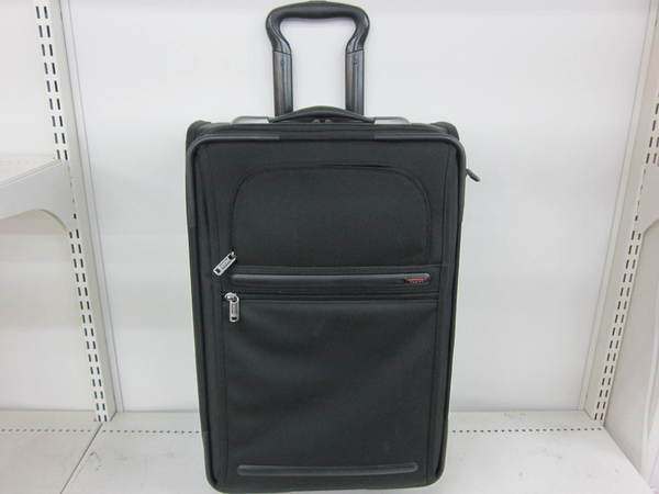 tumi boarding bag